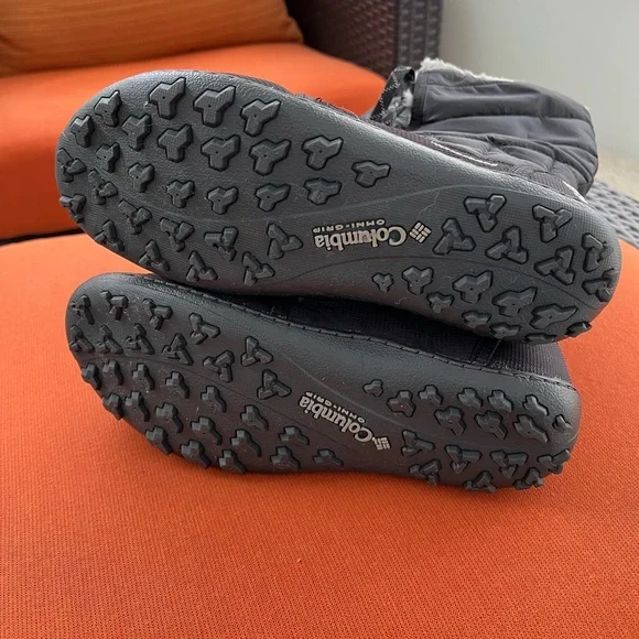 Columbia Women's Black Quilted Winter Boots - Picture 4 of 4